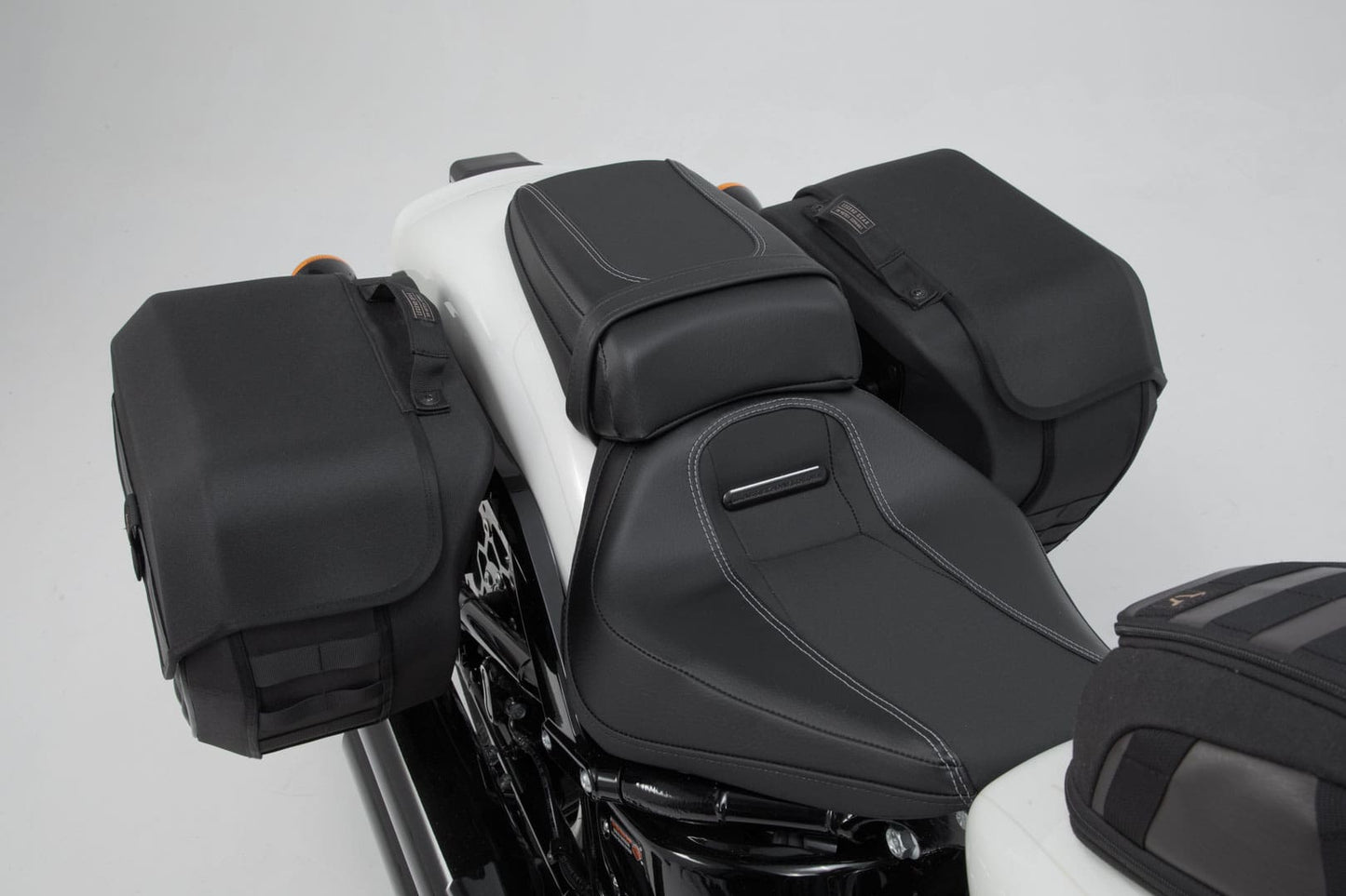 Kit de Maletas Laterales Legend Gear para Harley Davidson