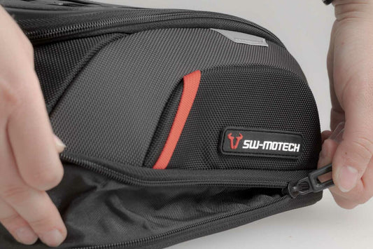 Tank Bag Pro: Daypack 5 Litros (Expandible a 8 Litros)