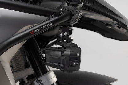 Adaptador para Ajuste de Auxiliares OEM de BMW en Defensa